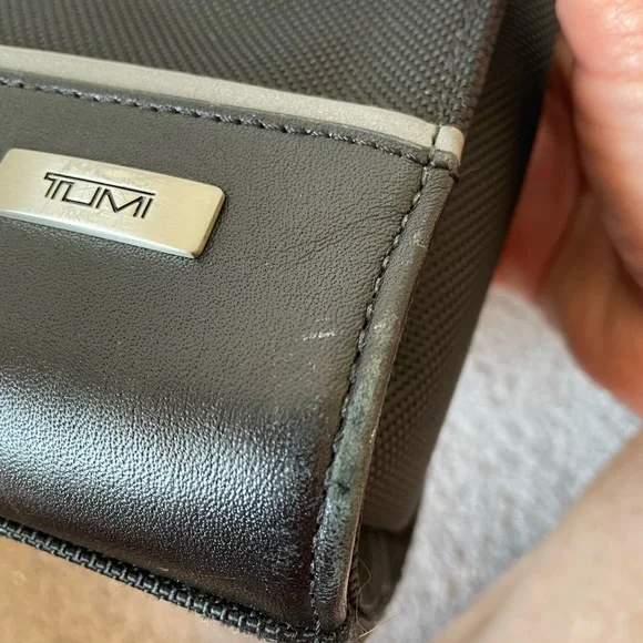 Tumi Black Laptop Bag with Sleek Professional Design - Picture 16 of 16